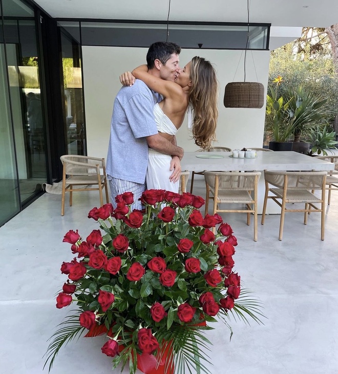 Cầu thủ sợ vợ nhất World Cup, biết nghề và thành tích lẫy lừng của cô ai cũng rõ lí do-9