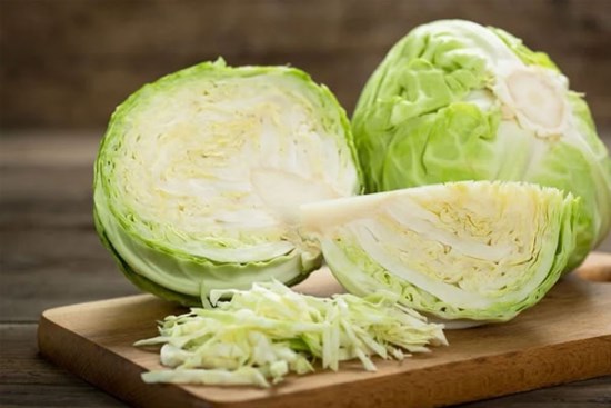 Mẹo mua bắp cải tươi giòn, luộc hay xào đều ngọt đậm