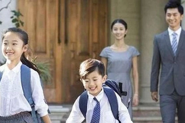 Bố mẹ tránh làm 3 điều này khi đưa đón con đi học: Điều số 2 có thể ảnh hưởng xấu đến tâm lý con-1