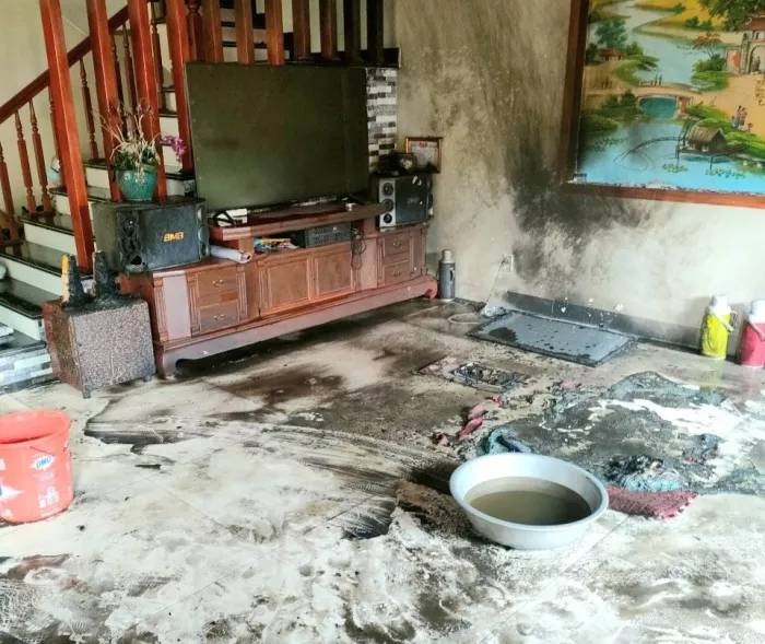 Người mẹ bị 3 con gái mang xăng đốt nhà: Phải lọc máu hàng ngày, tiên lượng xấu-3