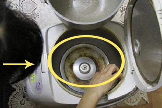 Trong nồi cơm điện có một ‘cơ quan’ nhỏ, đụng một cái giảm được nửa tiền điện