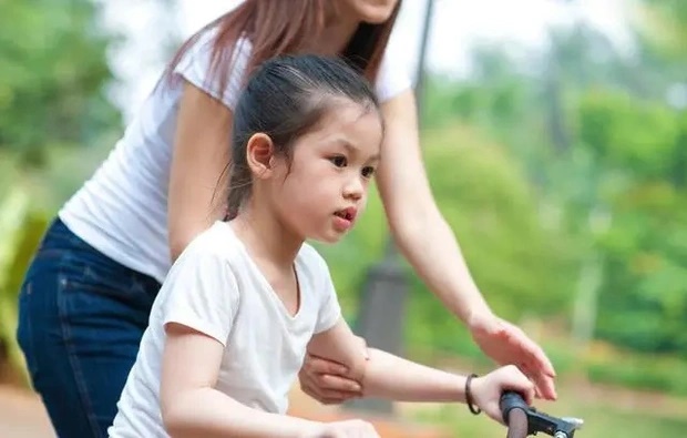 Nếu trẻ có 2 hành động kỳ quái, bố mẹ nên mừng, bởi đó là biểu hiện của IQ cao-1