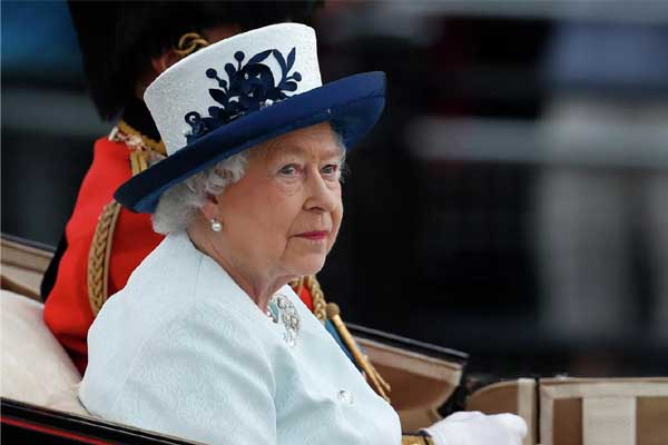 Hé lộ về bệnh tình của Nữ hoàng Anh Elizabeth II trong những tháng cuối đời-1