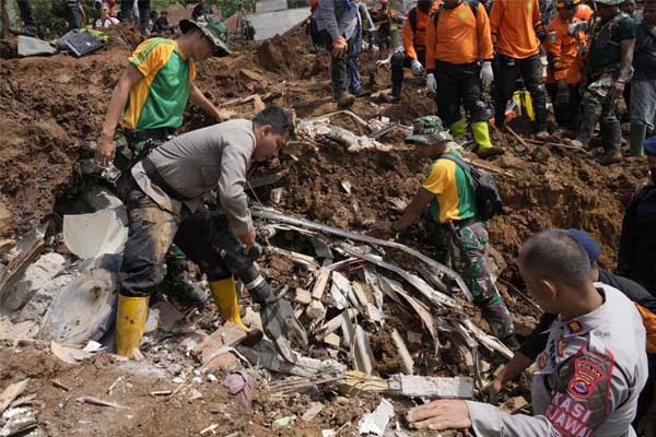 Indonesia tìm thấy thêm nhiều nạn nhân của trận động đất ở Tây Java-1