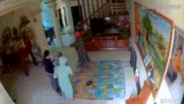 Vụ 3 con gái đốt nhà mẹ có thể diễn biến ra sao-1