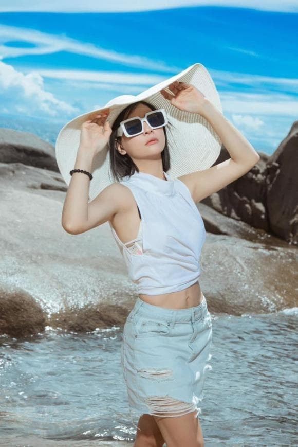 Cát Phượng lên tiếng giải thích việc mặc váy cưới-2