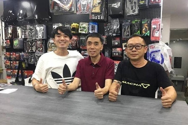 Ông chủ chia tài sản 1 triệu USD cho nhân viên trung thành-1