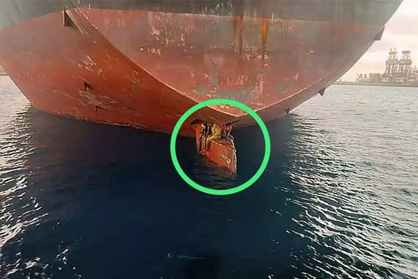 Ba người trốn trên bánh lái của tàu chở dầu trong 11 ngày-1