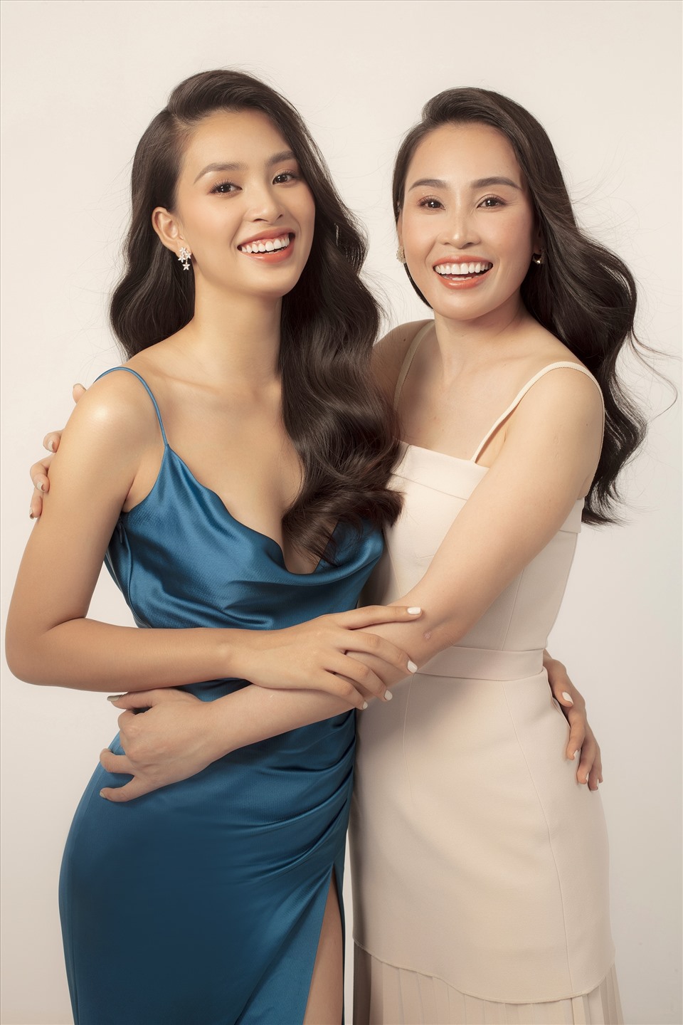 Hoa hậu Tiểu Vy bật khóc khi nhắc về biến cố mẹ bị bệnh nặng-3