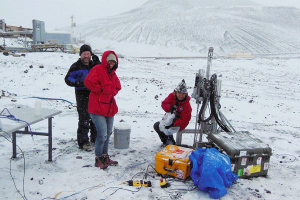 Các nhà khoa học cảnh báo nguy cơ virus thây ma’ hồi sinh-1