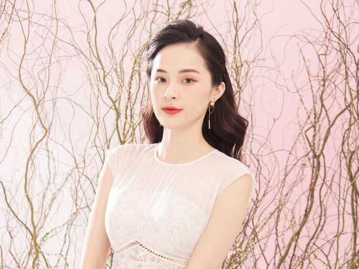 Hạ Vi không còn tiều tụy, trở lại tươi tắn, cá tính-8