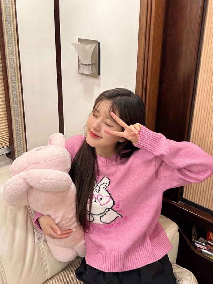 Học lỏm gu thời trang sang xịn của 2 tiểu Hoa đán sau 95 đình đám Cbiz-2