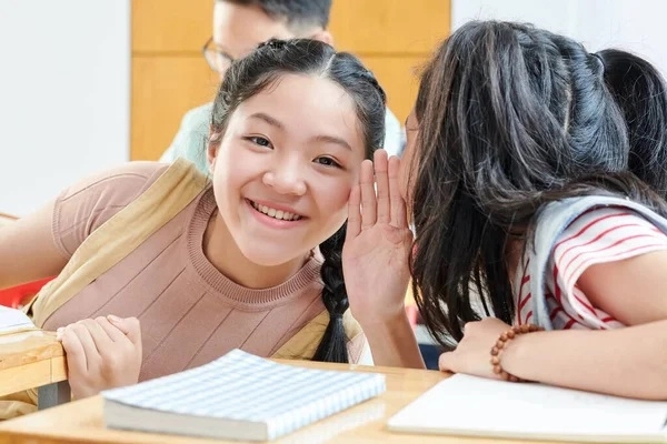 Kiểu cư xử này của cha mẹ còn làm tổn thương con cái khủng khiếp hơn cả la mắng-3