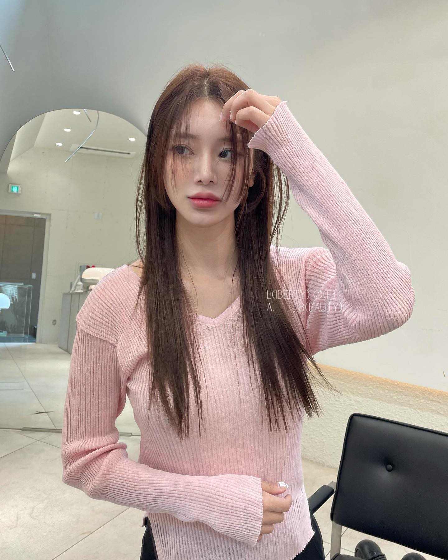 5 kiểu tóc nhuộm nâu trẻ trung, tôn da cho Tết 2023-10