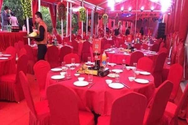 Cưới liên tục để kiếm phong bì, cô dâu đặt tiệc siêu đắt nhưng không ai đến dự-1