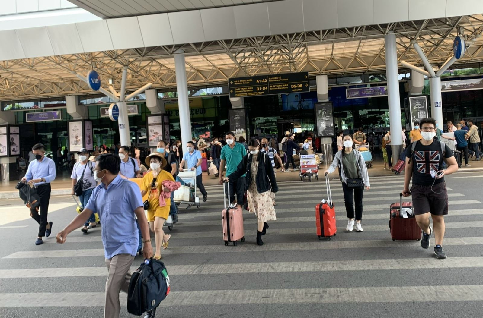 Giá vé máy bay Tết 2023 cao ngất ngưởng-2