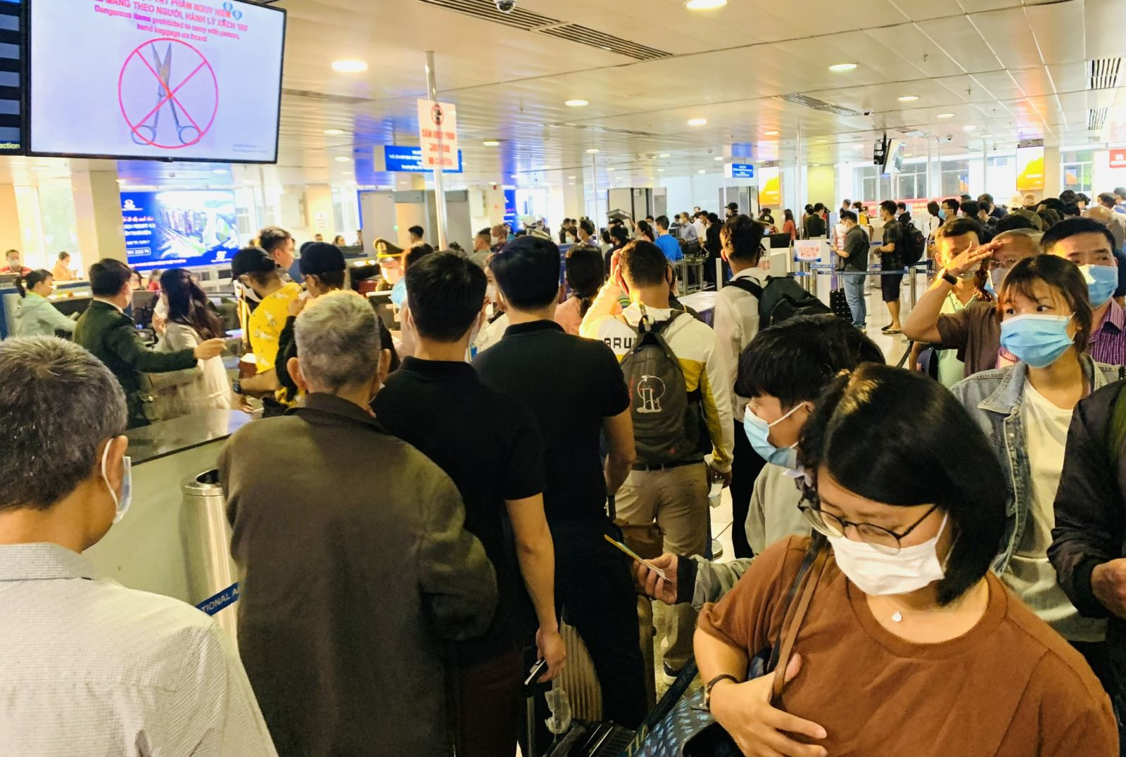 Giá vé máy bay Tết 2023 cao ngất ngưởng-3