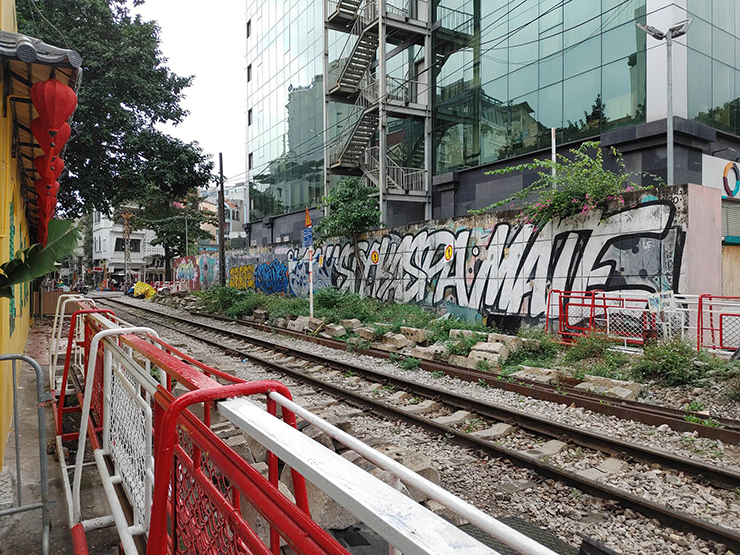 Vụ nhiều cầu thủ Dortmund ngồi cà phê đường tàu: Sẽ xử phạt quán cà phê-5