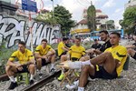 Vụ nhiều cầu thủ Dortmund ngồi 'cà phê đường tàu': Sẽ xử phạt quán cà phê