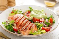5 món nên bỏ và 4 thực phẩm nên cho vào salad để ăn ngon miệng mà không lo tăng cân