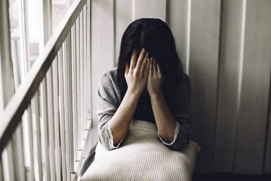 Tân hôn ác mộng vì tin nhắn của chồng với tình cũ