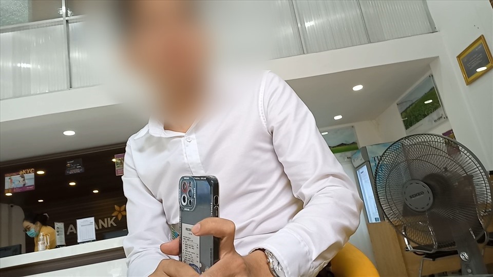 Vụ ép khách vay tiền mua bảo hiểm: Yêu cầu các ngân hàng xử lý nghiêm-3