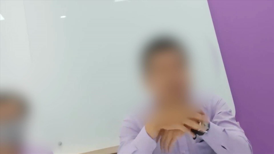 Vụ ép khách vay tiền mua bảo hiểm: Yêu cầu các ngân hàng xử lý nghiêm-4