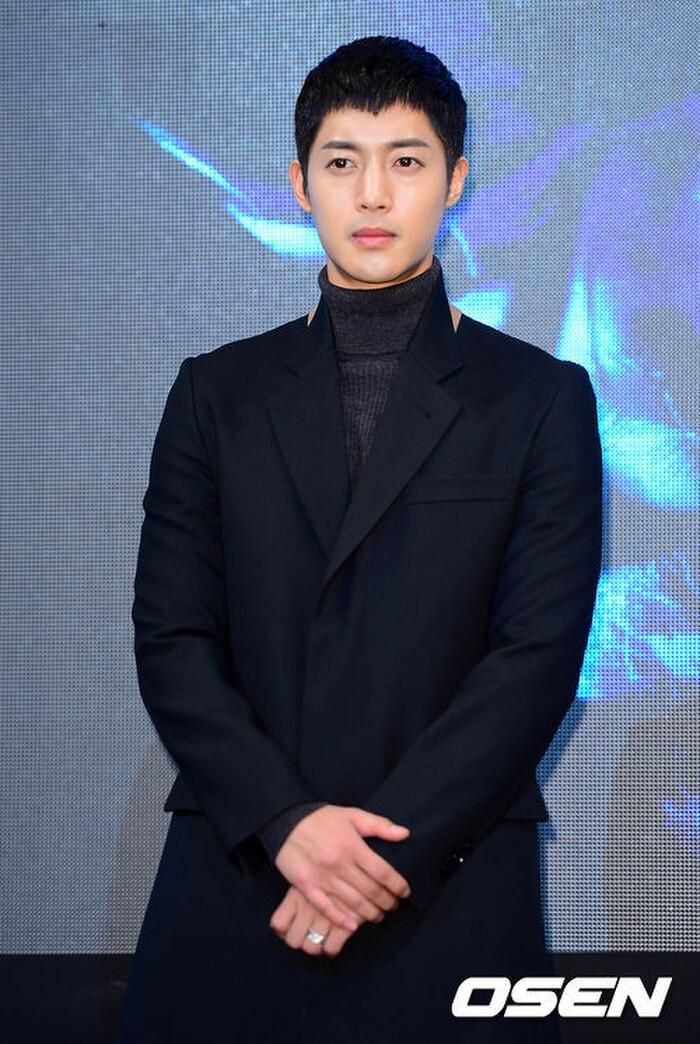 Nam ca sĩ nổi tiếng bị tố quỵt tiền chu cấp nuôi con với bạn gái cũ trong 8 năm-4