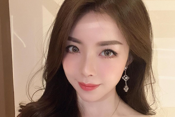 Cuộc sống của nữ người mẫu Nhật Bản sinh con ở tuổi 16-6