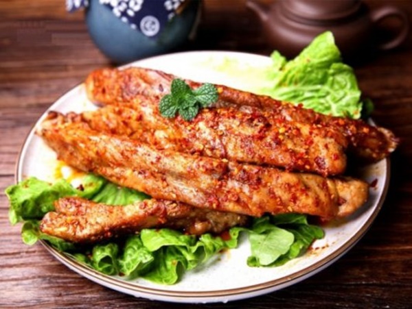 Sườn nướng muối ớt nóng hổi - món ăn ngon mùa lạnh ai thấy cũng thèm-2