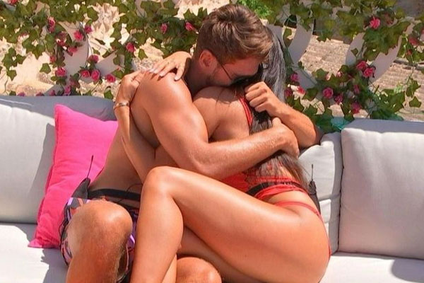 Show thực tế bị chỉ trích vì chiếu cảnh cha dượng đụng chạm con gái-2