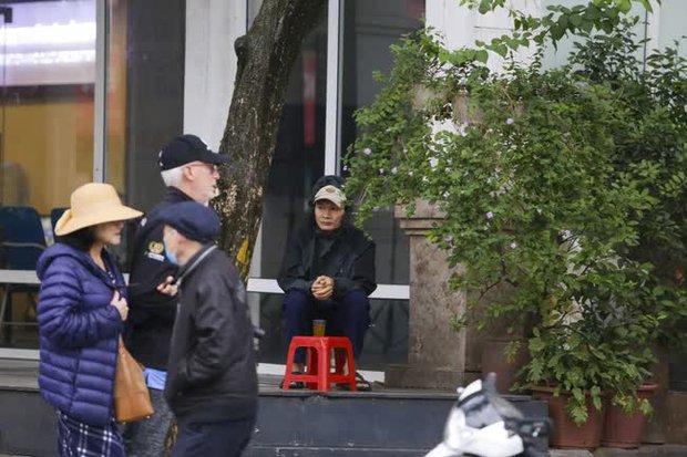 Sáng nay, người dân Thủ đô đón cái rét chính thức sau nhiều ngày chờ đợi-21