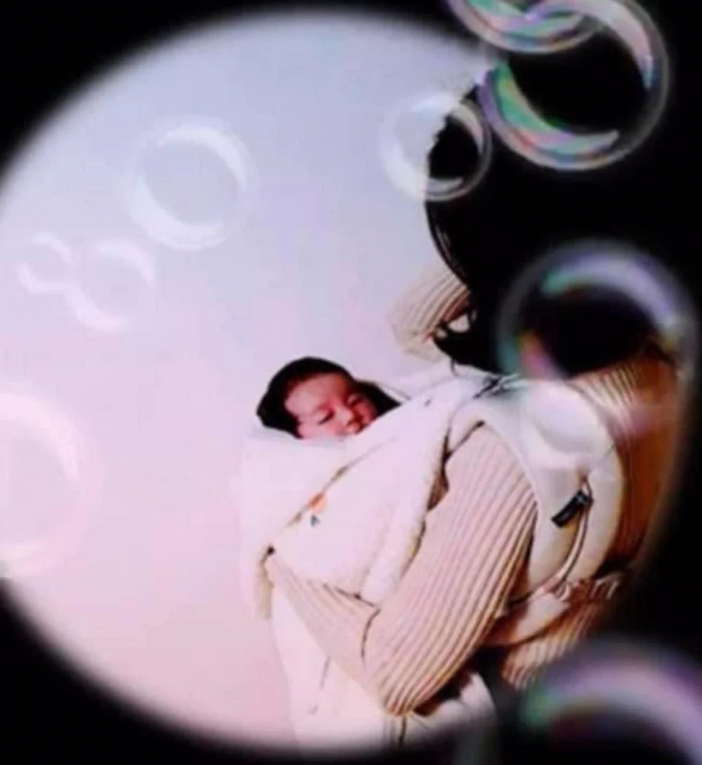 Hé lộ loạt ảnh đầu tiên của quý tử nhà Hyun Bin - Son Ye Jin?-3