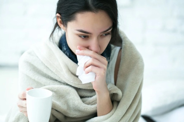 Sốc nhiệt khi thời tiết chuyển lạnh đột ngột có thể gây méo miệng, liệt mặt: Ghi nhớ 5 điều để đề phòng-2