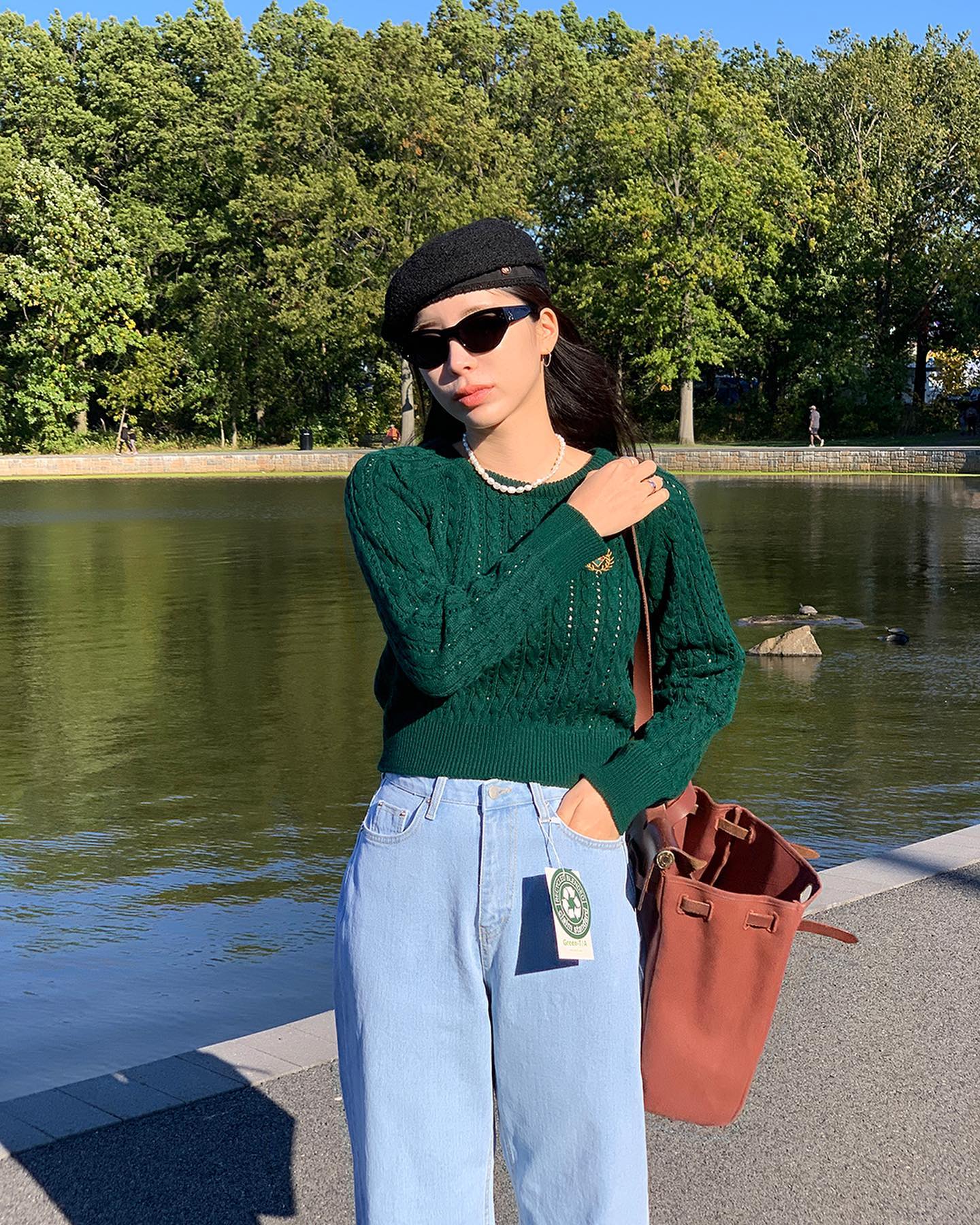 10 cách kết hợp áo len với quần jeans tươi trẻ, sành điệu-9