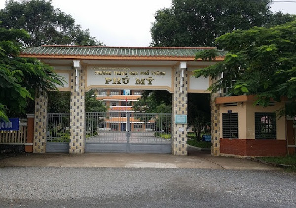 Nữ sinh lớp 10 hẹn nhau đánh hội đồng bạn cùng lớp-2