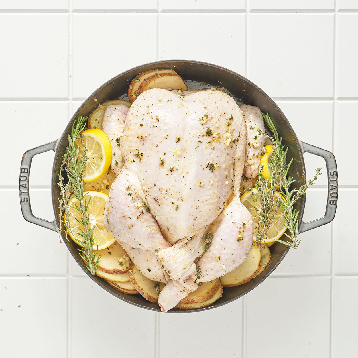 Gà nướng mà ướp thế này thì vàng ruộm, thấm đượm gia vị thích hợp đón mùa lễ hội-13