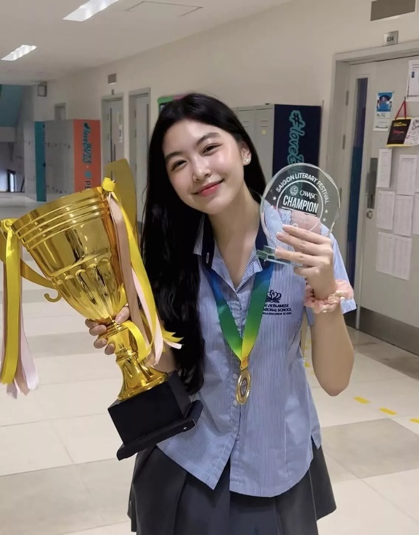 Lọ Lem - con gái xinh đẹp của MC Quyền Linh đạt giải nhất tại cuộc thi hội họa-1