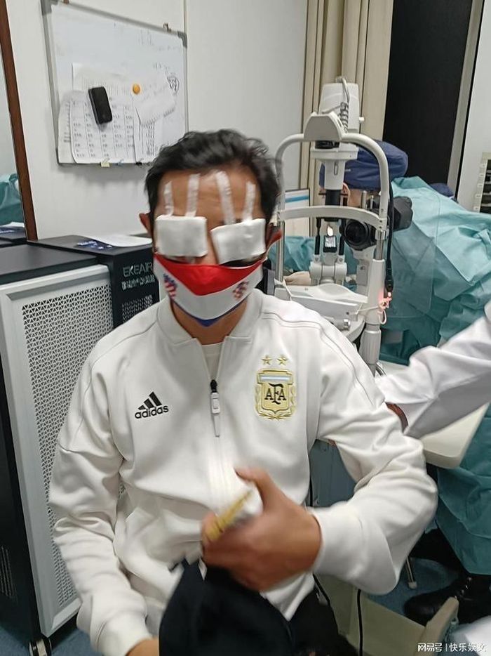 Nam diễn viên có nguy cơ bị mù vì mê World Cup-1