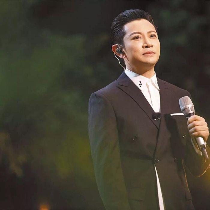 Nam diễn viên có nguy cơ bị mù vì mê World Cup-3