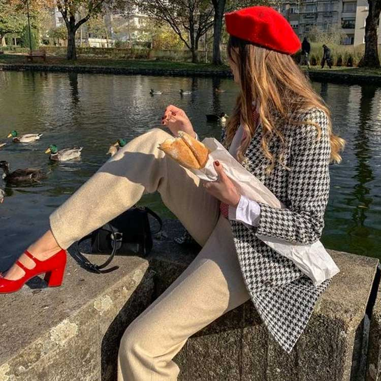 8 item mùa đông quen thuộc trong tủ đồ của phụ nữ Pháp-18