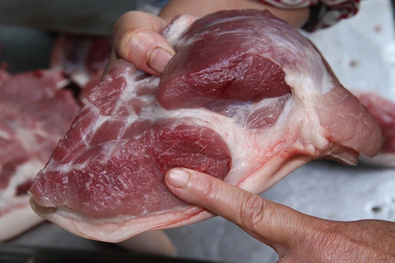 Thịt lợn có 5 dấu hiệu này thì rẻ mấy cũng không nên mua để tránh rước bệnh vào người”-2