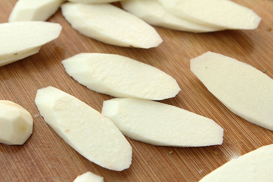 Loại củ ngày xưa chống đói, giờ thành món ăn giúp chị em dưỡng da-1