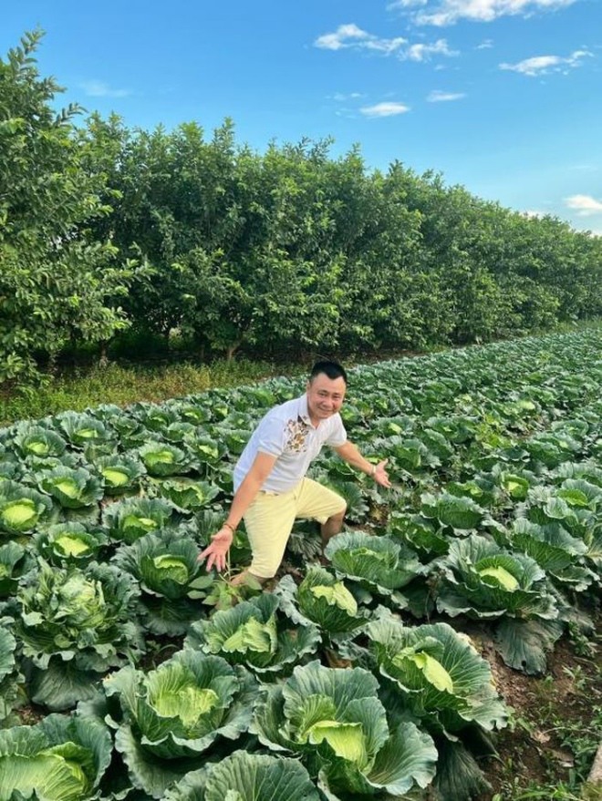 Vợ chồng Tự Long dẫn con về quê thăm vườn, hé lộ khu bất động sản rộng mênh mông-1