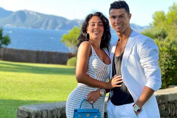 Hy hữu: Cầu thủ Đan Mạch bất cẩn để mảnh giấy chiến thuật rơi vào tay Australia-2