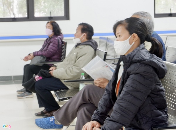 Hà Nội rét đậm đột ngột, dự báo số người khám bệnh gia tăng-4