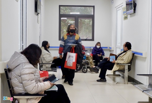 Hà Nội rét đậm đột ngột, dự báo số người khám bệnh gia tăng-6