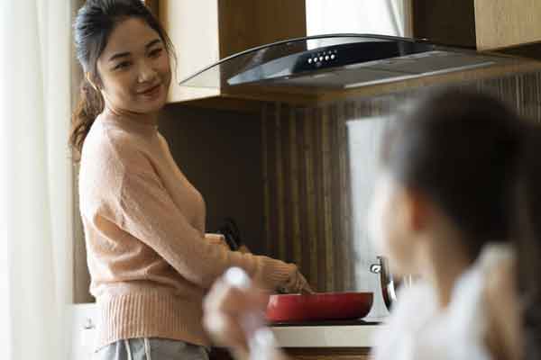 Một lần đò” lấy được trai trẻ, sau đêm tân hôn tôi bủn rủn nghe mẹ chồng hét thất thanh-3