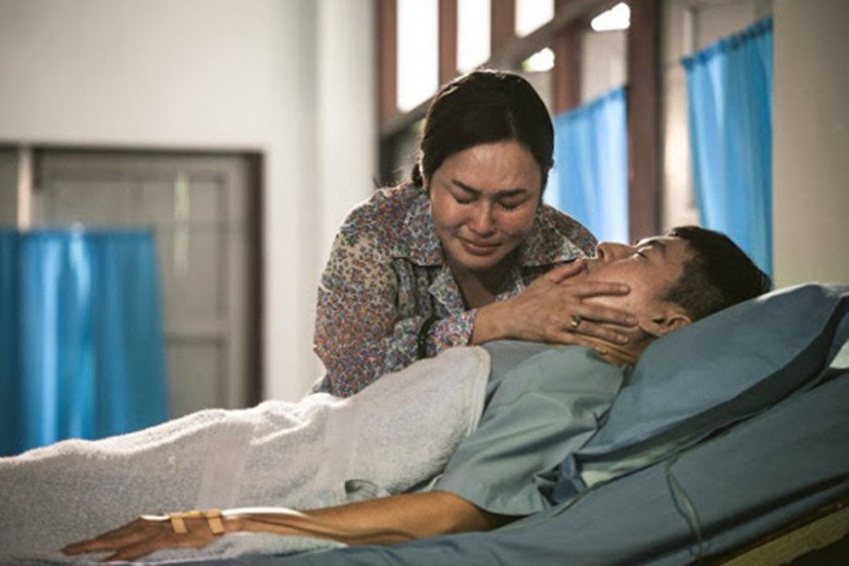 Ly hôn 1 tuần đã nhận được thiệp cưới của chồng cũ, tới dự đám cưới tôi ôm anh khóc nức nở-1