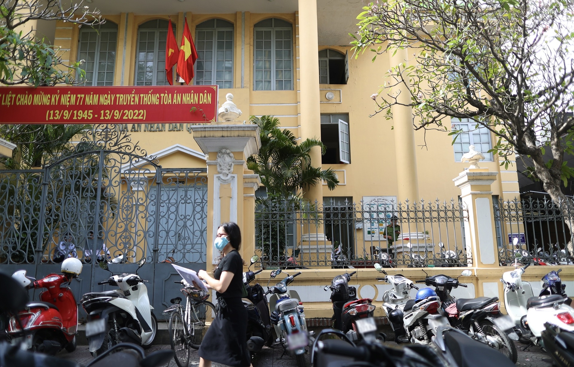 Diệp Lâm Anh nổi bật khi đến tòa giải quyết vụ ly hôn với chồng thiếu gia-1